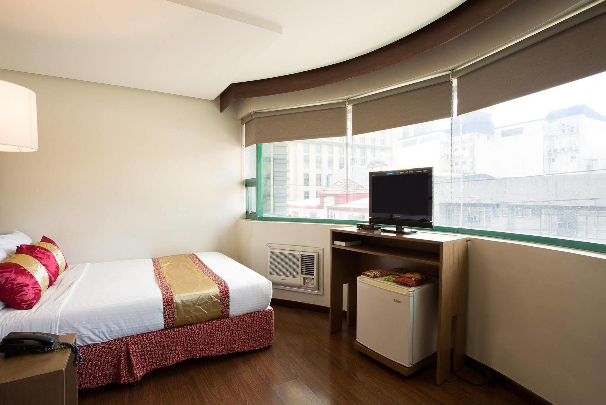 Vieve Hotel Manila Esterno foto