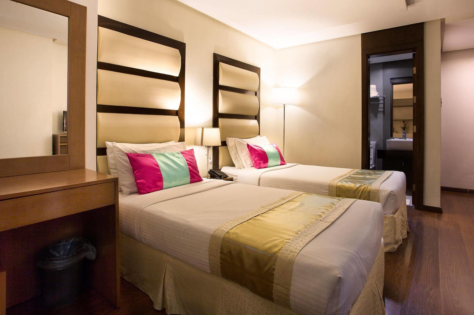 Vieve Hotel Manila Esterno foto