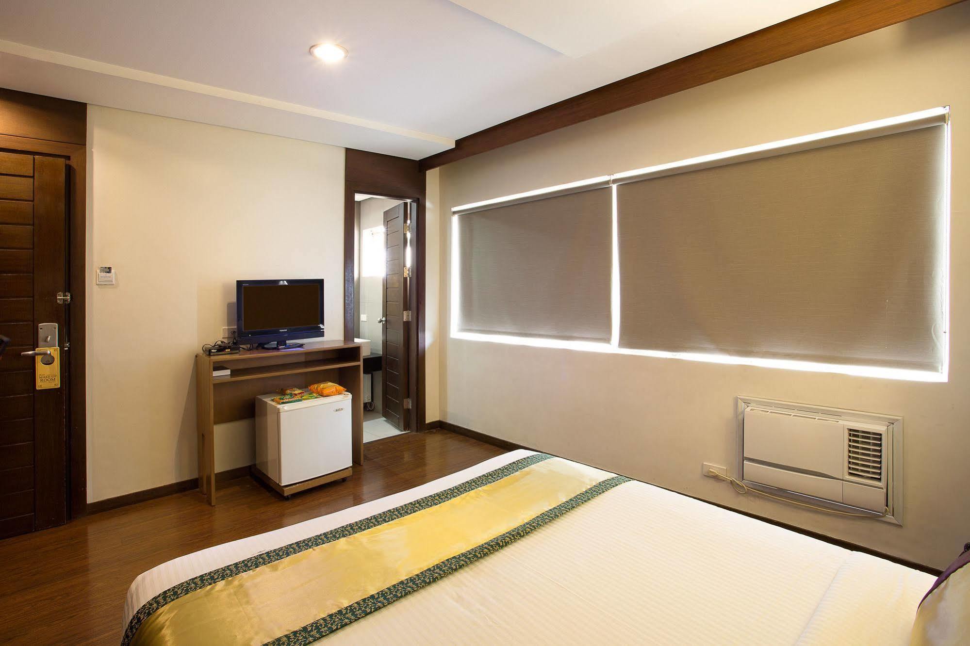 Vieve Hotel Manila Esterno foto